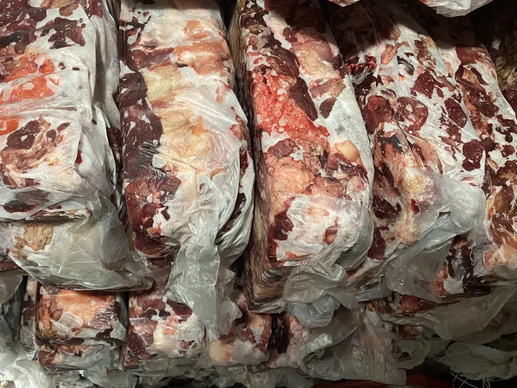 фотография продукта Замороженное головное мясо 